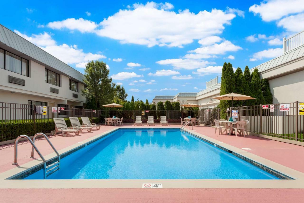 Best Western Leisure Inn Lakewood Extérieur photo